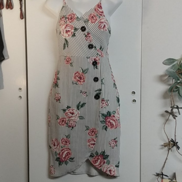 love J Dresses & Skirts - Bold Rosette Statement Pinstripe Mid Length Sleeveless Dress